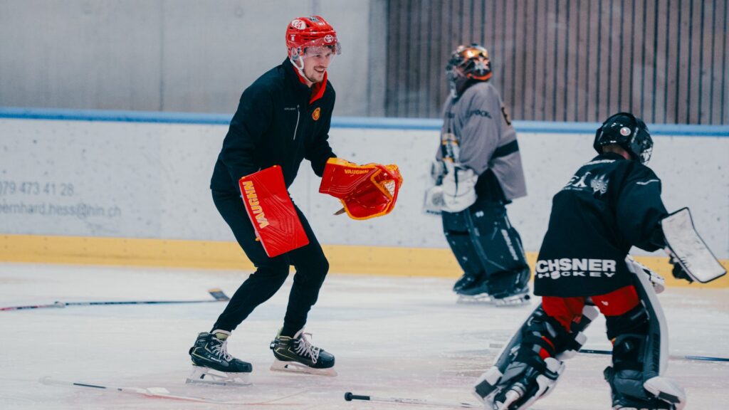 Junger Goalie im Training am Goalie Day 2026 im CAMPUS Langnau
