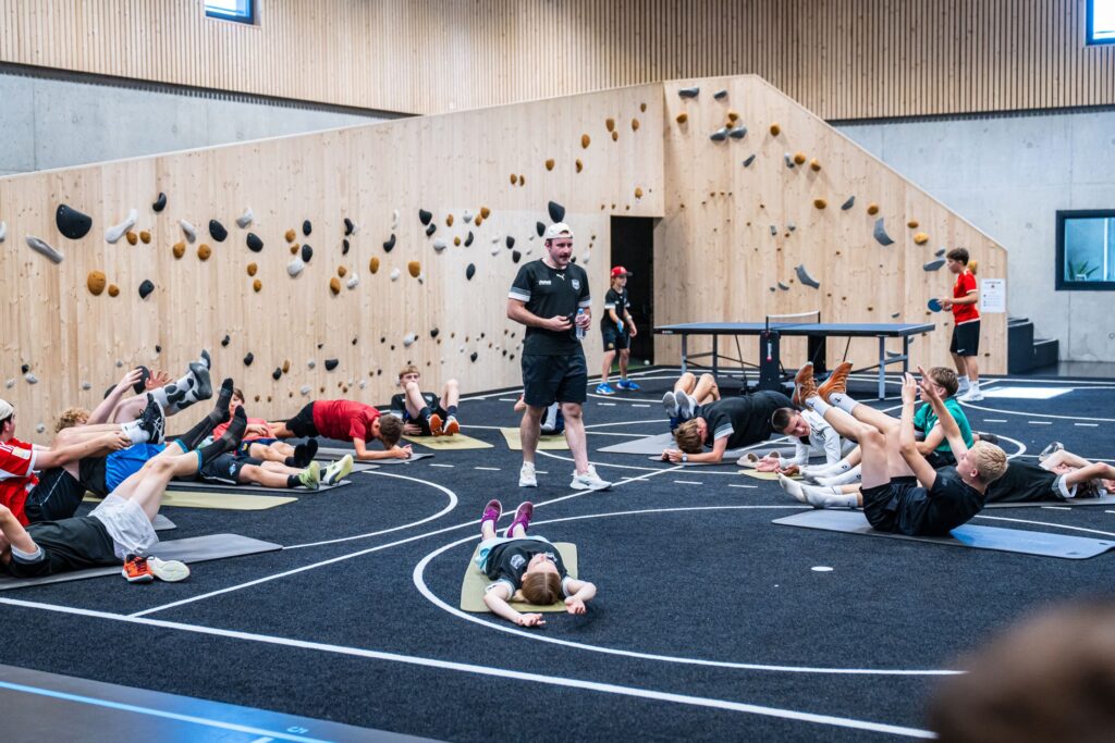 Kletterwand in der Athletikhalle
